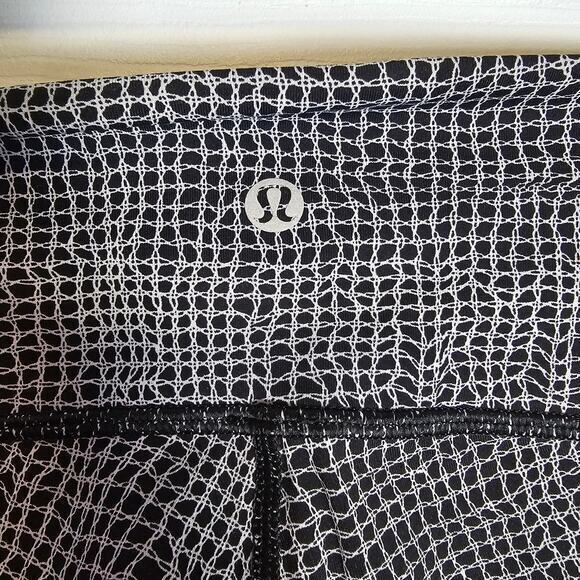 Lululemon‎ Leggings-Black-Women's 2 - Picture 4 of 6
